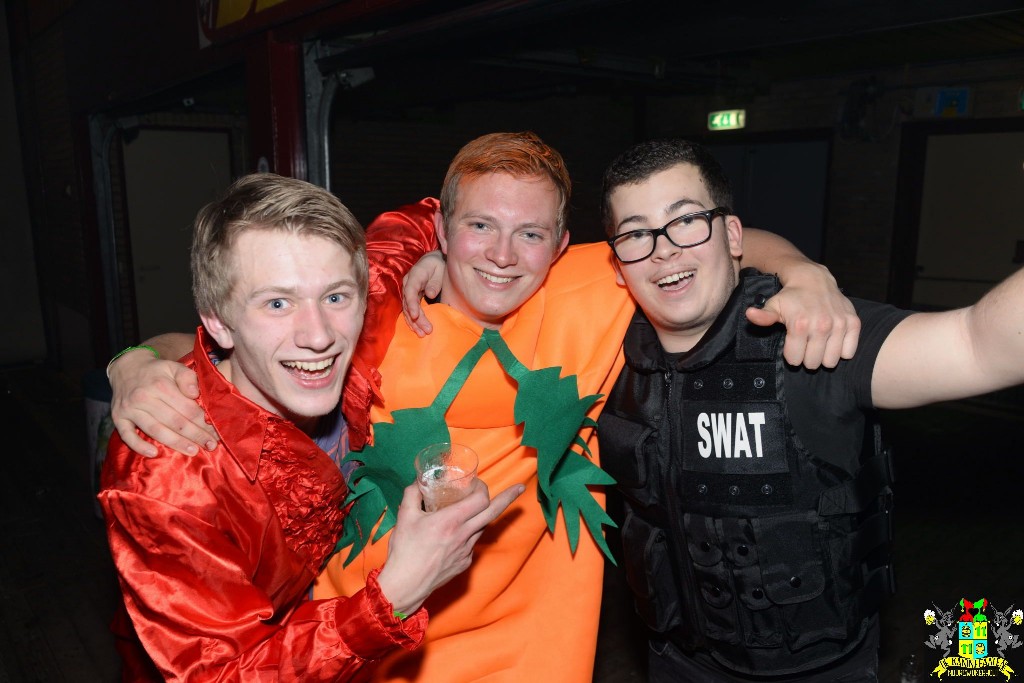 ../Images/Het Opwarmbal 343.jpg